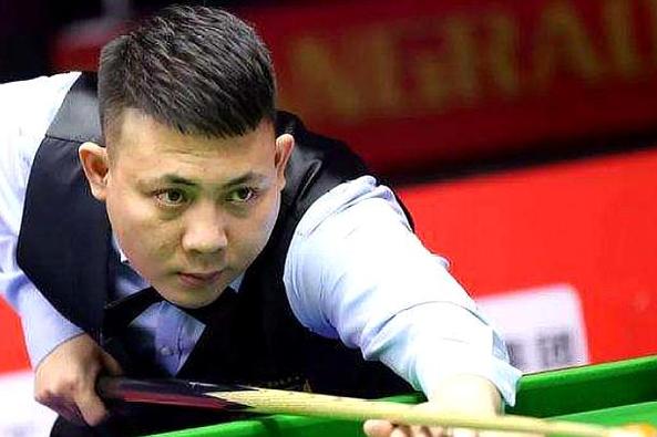 与曼城之间 与曼城之间