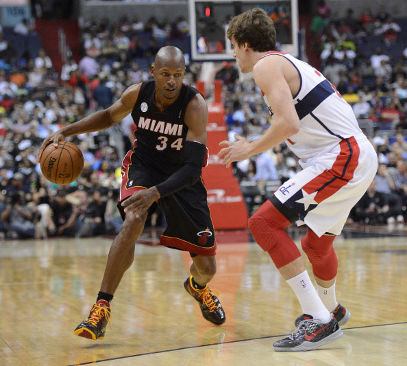 锋线防守还 锋线防守还